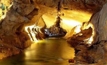 Mulu Caves Show  3  giorni / 2 notti