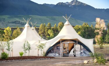 Glamping near North Yellowstone – Under Canvas