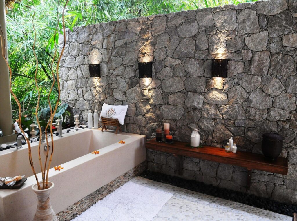 Villa-de-Charme-Bathroom-scaled