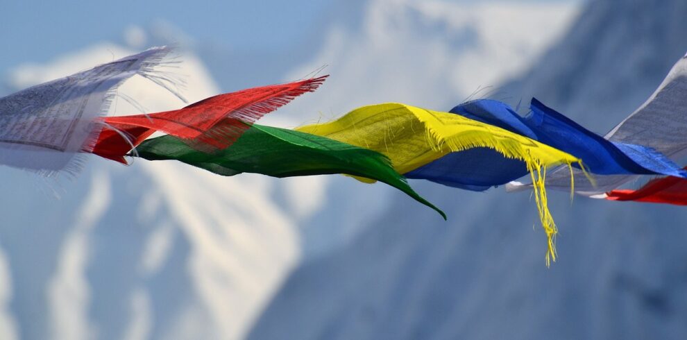 tibetan-prayer-flags-1384193_1280